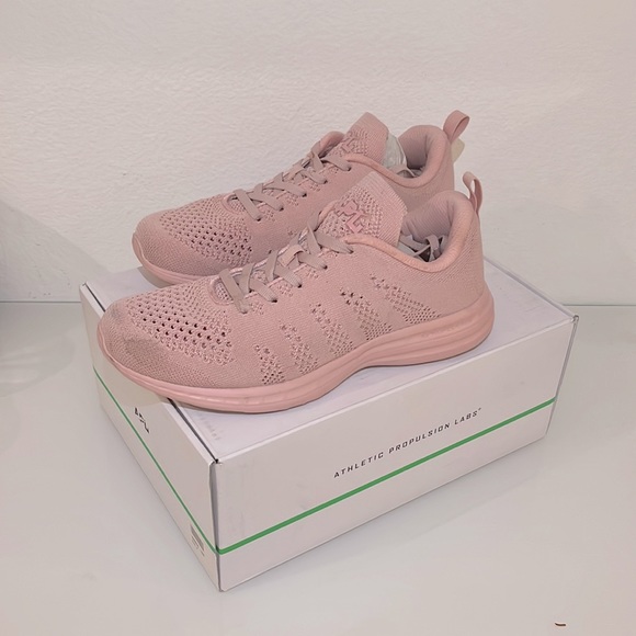 APL Women’s TechLoom Pro Sneakers – Size 8 – Dusty Rose - Picture 4 of 9